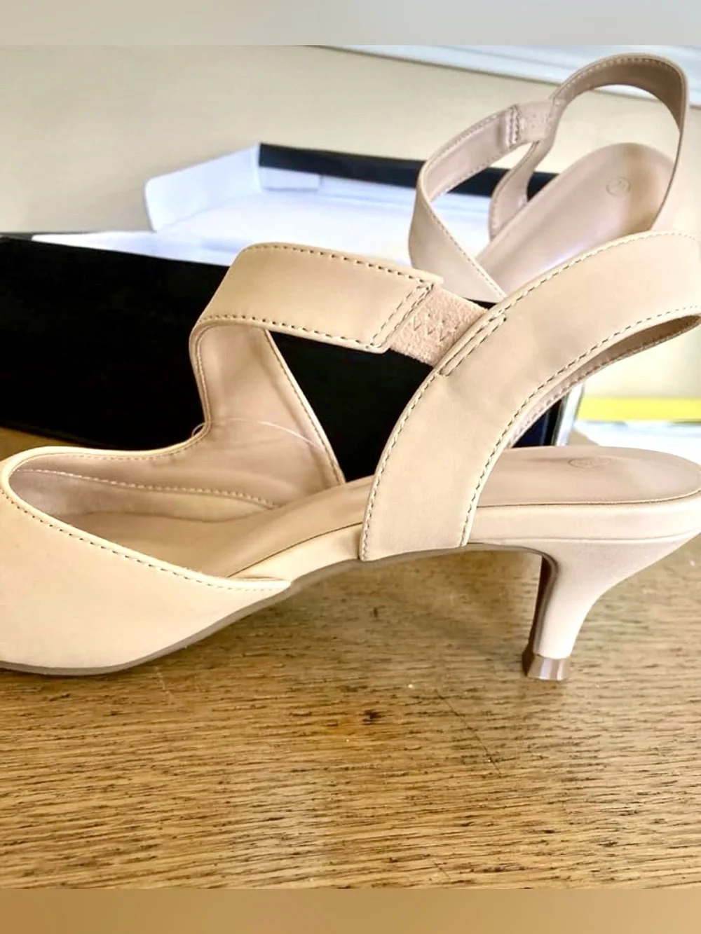 Women's Nude Pointed-Toe Slingback Kitten Heel Pumps